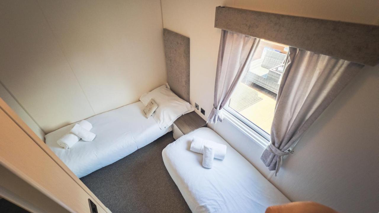 מורפת' Hazel Oaks, Beautiful Lodge With Hot Tub - Sleeps 6 - Felmoor Park מראה חיצוני תמונה