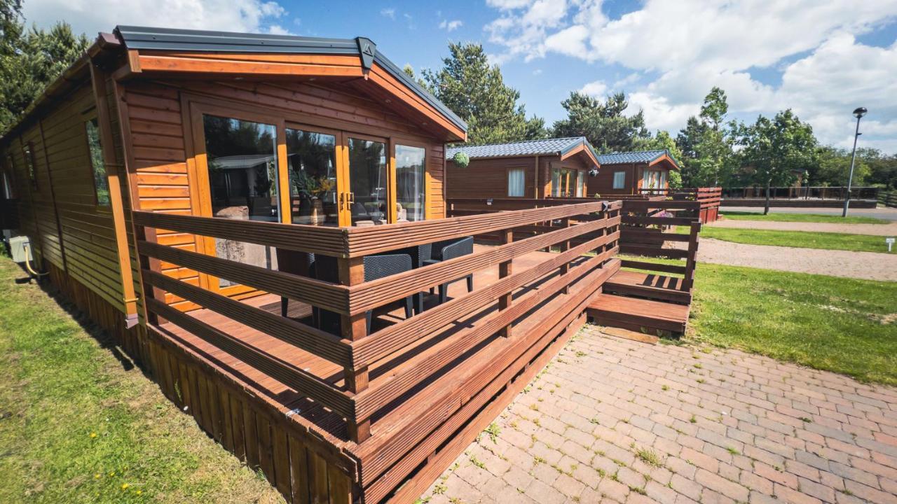 מורפת' Hazel Oaks, Beautiful Lodge With Hot Tub - Sleeps 6 - Felmoor Park מראה חיצוני תמונה