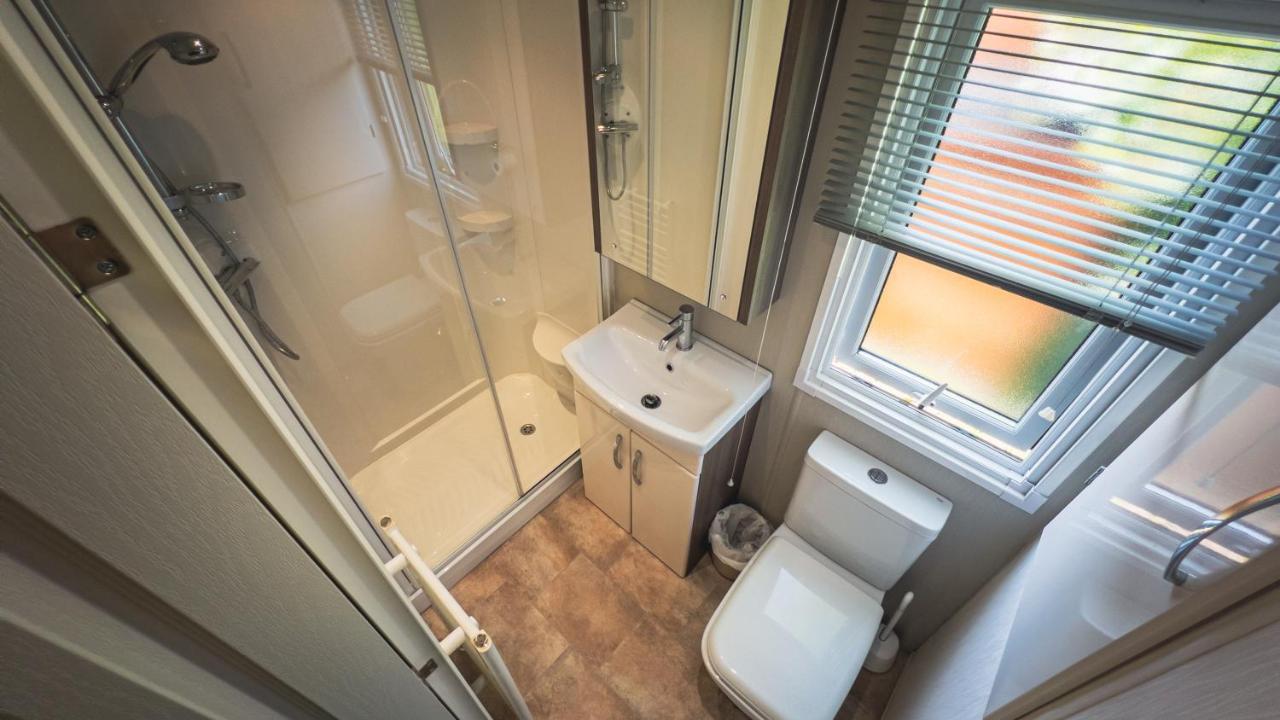 מורפת' Hazel Oaks, Beautiful Lodge With Hot Tub - Sleeps 6 - Felmoor Park מראה חיצוני תמונה