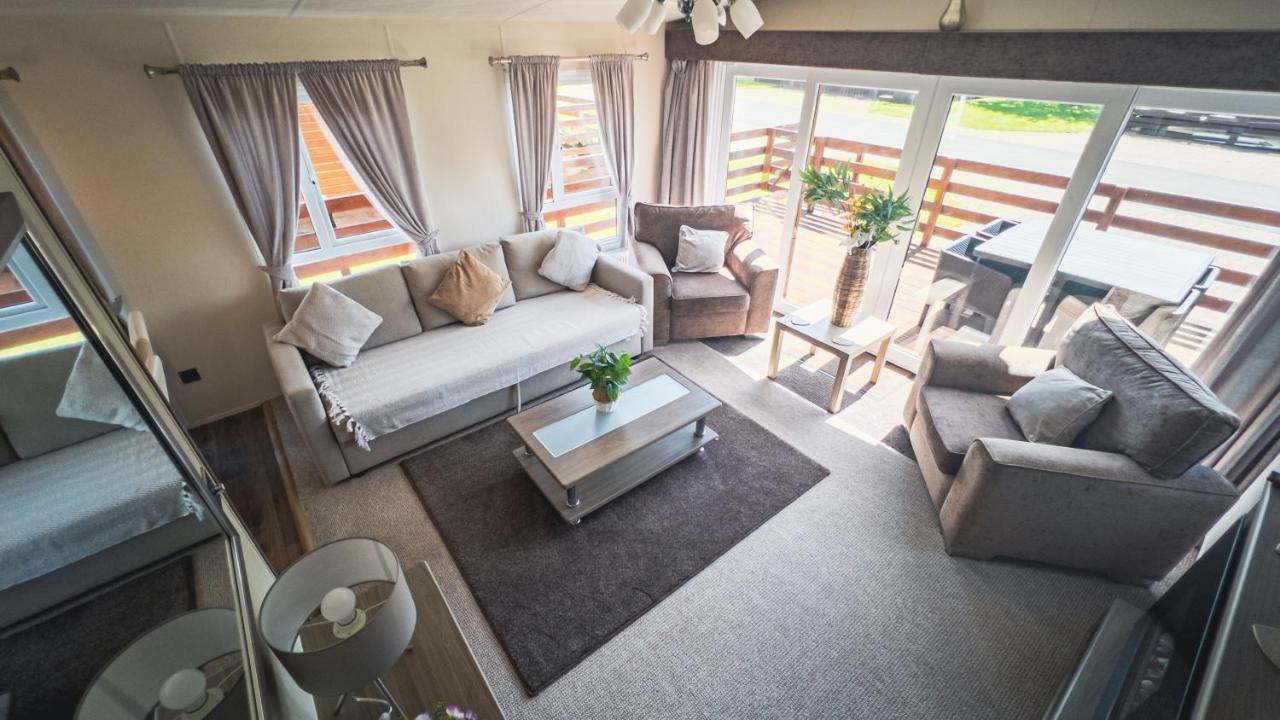 מורפת' Hazel Oaks, Beautiful Lodge With Hot Tub - Sleeps 6 - Felmoor Park מראה חיצוני תמונה