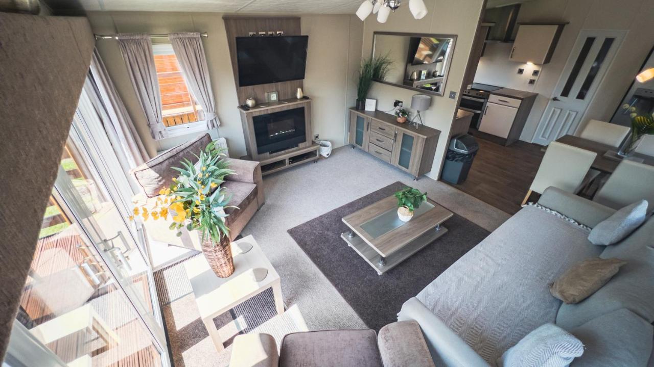 מורפת' Hazel Oaks, Beautiful Lodge With Hot Tub - Sleeps 6 - Felmoor Park מראה חיצוני תמונה